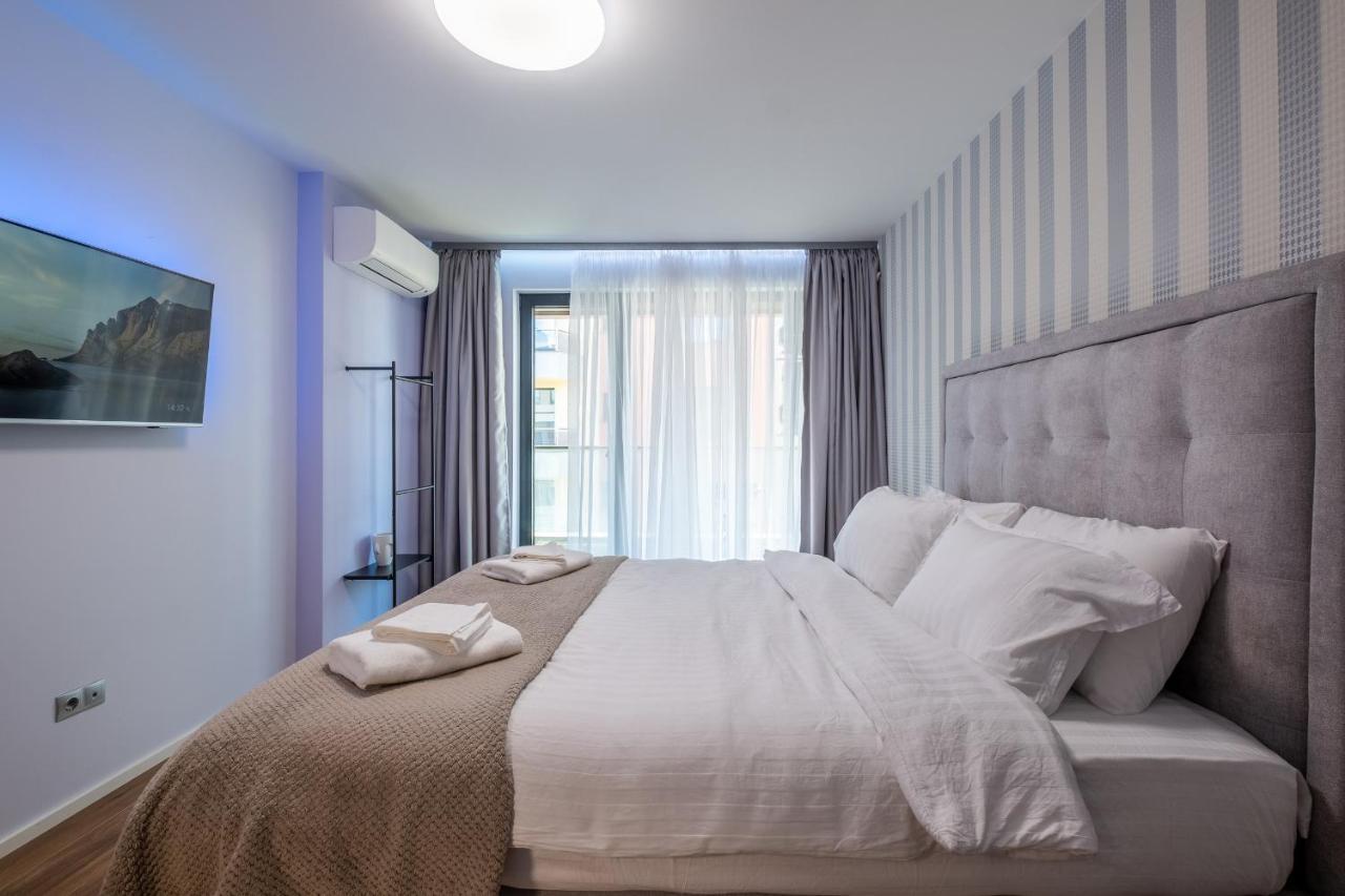 Emirates Lux Apartment And Parking Sofia Exterior photo