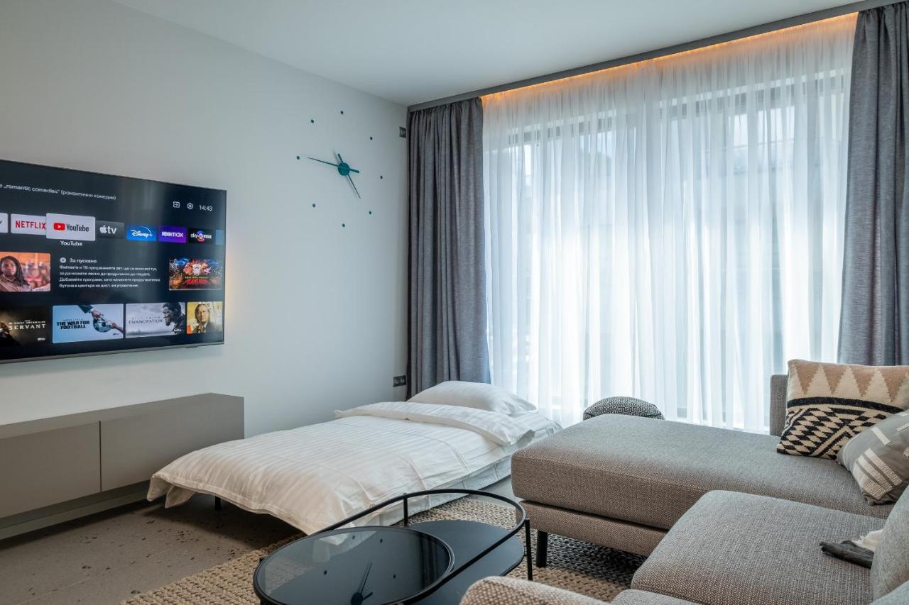 Emirates Lux Apartment And Parking Sofia Exterior photo